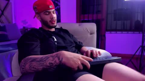 Vincent online show from November 26, 6:43 am