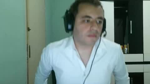 vincentehrt1 online show from August 9, 3:28 pm