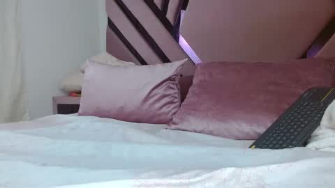 vinitryjhonson online show from October 23, 3:41 am