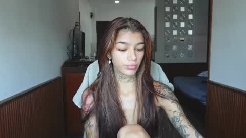 vinkitinkii online show from April 2, 3:58 am