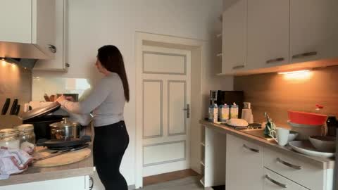 Vio online show from March 26, 10:42 am