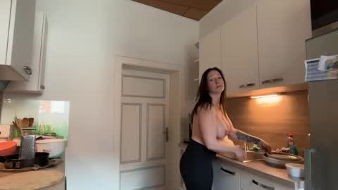 Vio online show from April 4, 10:00 am