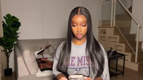 Fantasy Black Girl online show from November 17, 6:05 am