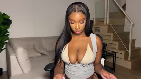 Fantasy Black Girl online show from December 19, 1:39 pm