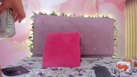 violet__taylor_ online show from April 8, 2:25 am