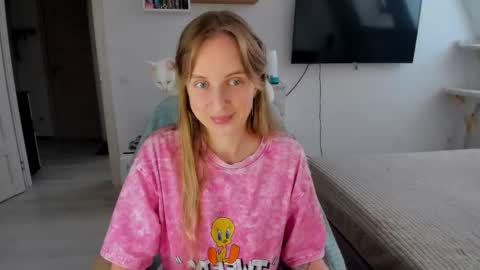 Snapshot of violet_blue_eyes chatting on September 11, 1:45 pm Violet online show from September 11, 1:45 pm