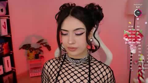 Violeta  online show from February 4, 6:01 pm