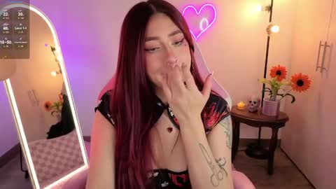 violet online show from May 28, 8:51 pm