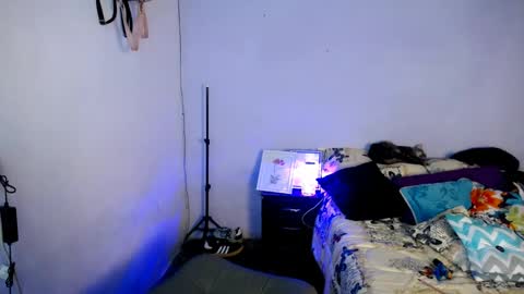 violet_hyuga online show from February 20, 4:28 am