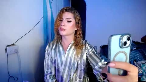 violet_hyuga online show from September 19, 3:54 am