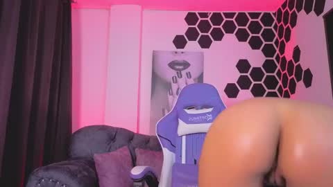 violet_jhonson online show from December 16, 8:15 pm