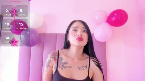 violet online show from November 5, 1:46 pm