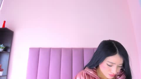 violet online show from November 17, 1:13 pm