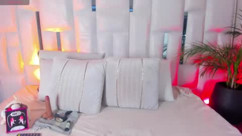 Violet online show from July 30, 6:03 am