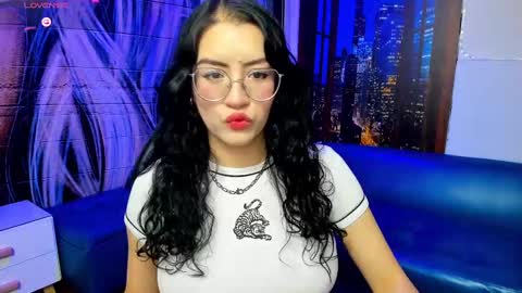 Snapshot of violeta_diazz chatting on February 25, 9:15 pm     online show from February 25, 9:15 pm