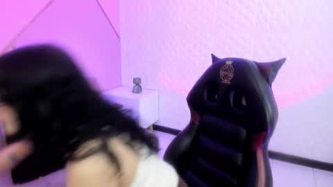     online show from March 4, 9:34 pm