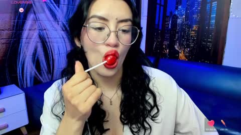 Snapshot of violeta_diazz chatting on January 23, 10:11 pm     online show from January 23, 10:11 pm