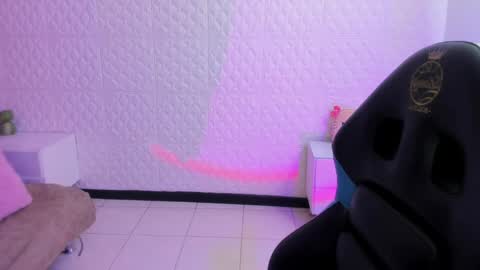     online show from May 22, 10:16 pm