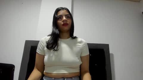 Snapshot of violetadumsper chatting on March 7, 3:19 am VioletaDums online show from March 7, 3:19 am