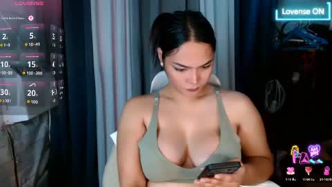 violet online show from July 28, 12:48 pm