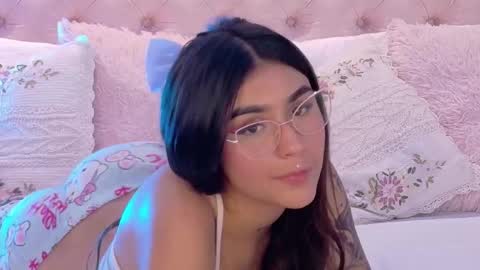 Violet  online show from December 19, 4:24 pm