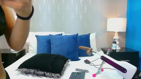 Violet Grace online show from February 18, 1:00 pm