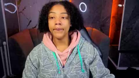 violeth_b online show from November 17, 12:41 pm