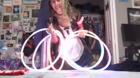 Violet Hooper online show from May 5, 7:41 pm