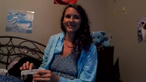 Violet Hooper online show from June 6, 3:45 am