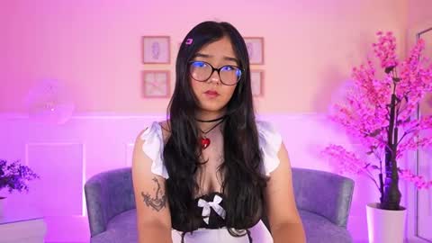 violetjonesx online show from May 22, 11:50 am