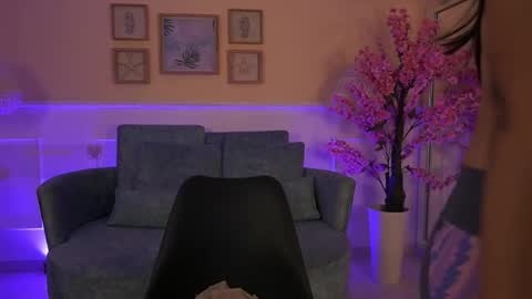 violetjonesx online show from June 5, 11:37 am