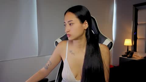 violetskinny online show from February 18, 8:52 pm