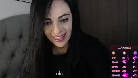 violett  Independent model online show from March 28, 5:42 am