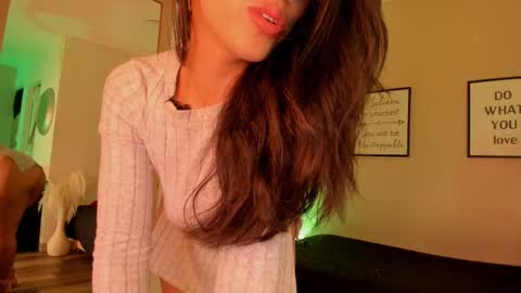Snapshot of violetta_bold chatting on September 25, 12:01 pm violetta_bold online show from September 25, 12:01 pm