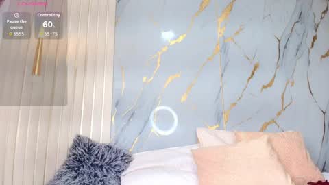 Snapshot of violetta_ross chatting on September 12, 1:24 pm violetta_ross online show from September 12, 1:24 pm