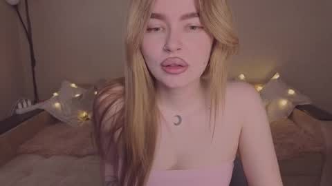 ViolettaOtis online show from April 18, 3:14 pm