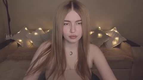 ViolettaOtis online show from November 7, 12:51 pm