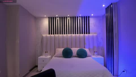 Violett Castel online show from March 20, 6:57 pm