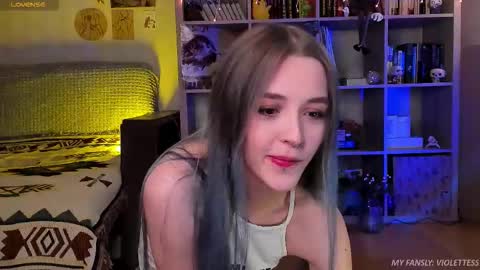 Vi  Best on my Fansly  online show from January 6, 5:17 pm