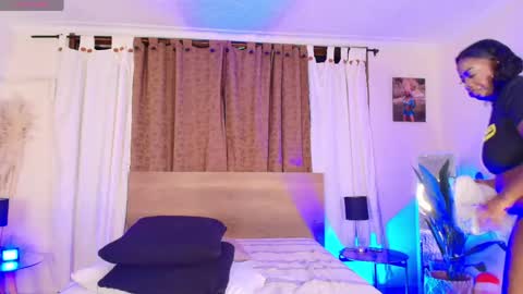 Violett online show from April 14, 8:06 am