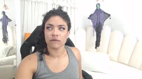 violetxia_ online show from October 30, 6:03 am