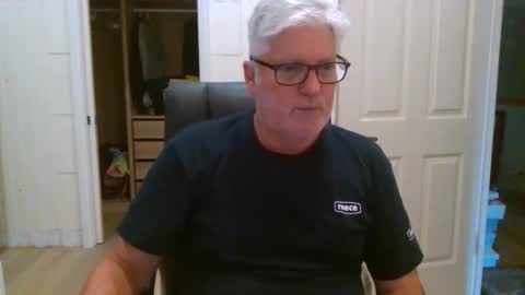 viper654321 online show from April 2, 7:15 am