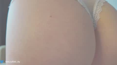  Lily  online show from September 19, 5:33 am