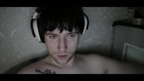 vitiligoboyy online show from May 14, 2:10 am