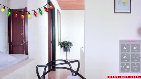 Vito Ferrer online show from December 2, 7:01 pm