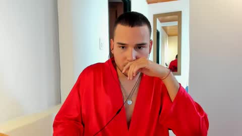 Snapshot of vito_ferrero chatting on February 9, 8:13 pm Vito Ferrer online show from February 9, 8:13 pm
