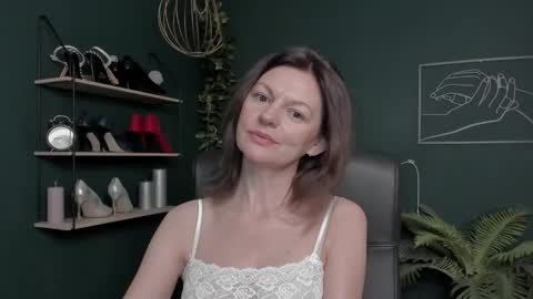 Vivian online show from November 6, 8:06 am