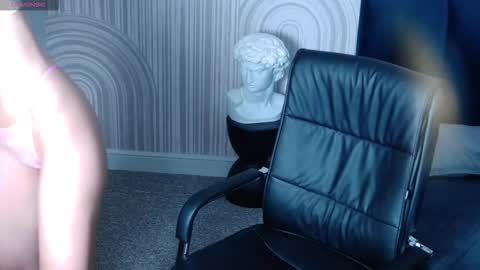 Vivian Evans online show from September 19, 12:26 am