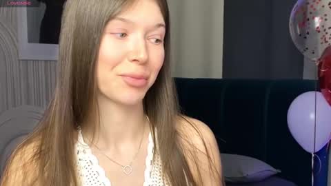 Vivian Evans online show from February 20, 4:07 am