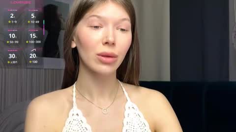 Vivian Evans online show from February 19, 1:29 am